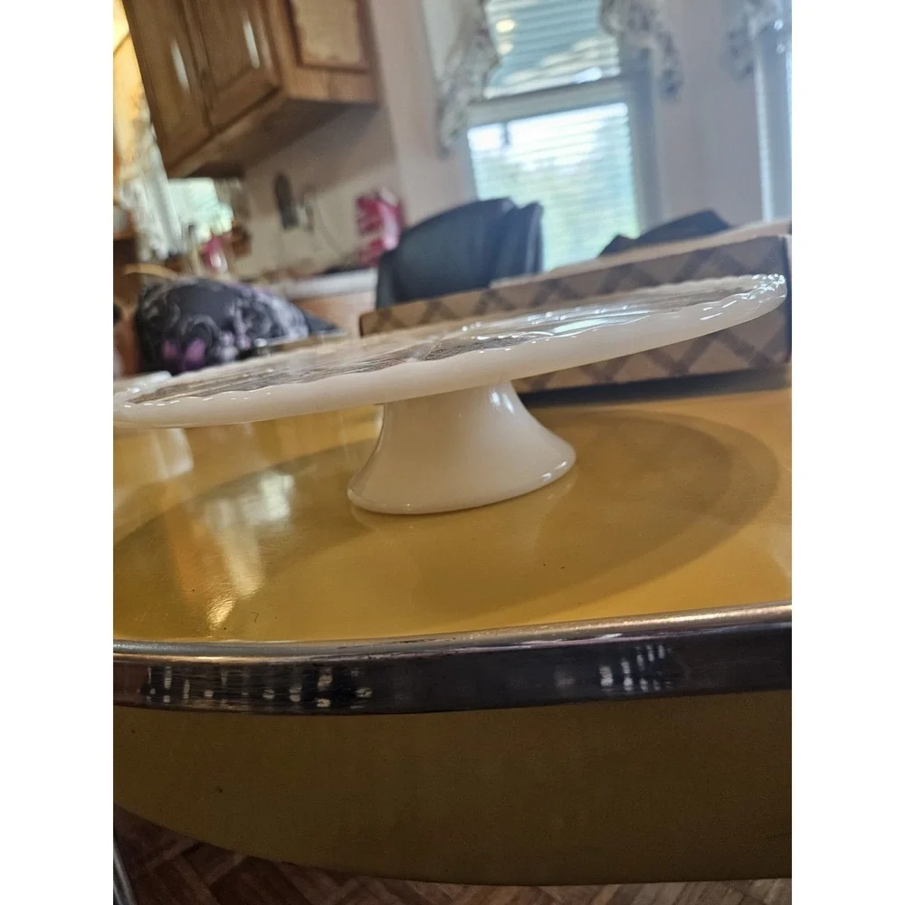 Vintage Anchorglass  Ivory White Glass Footed Cake Plate w 22 K Gold  10